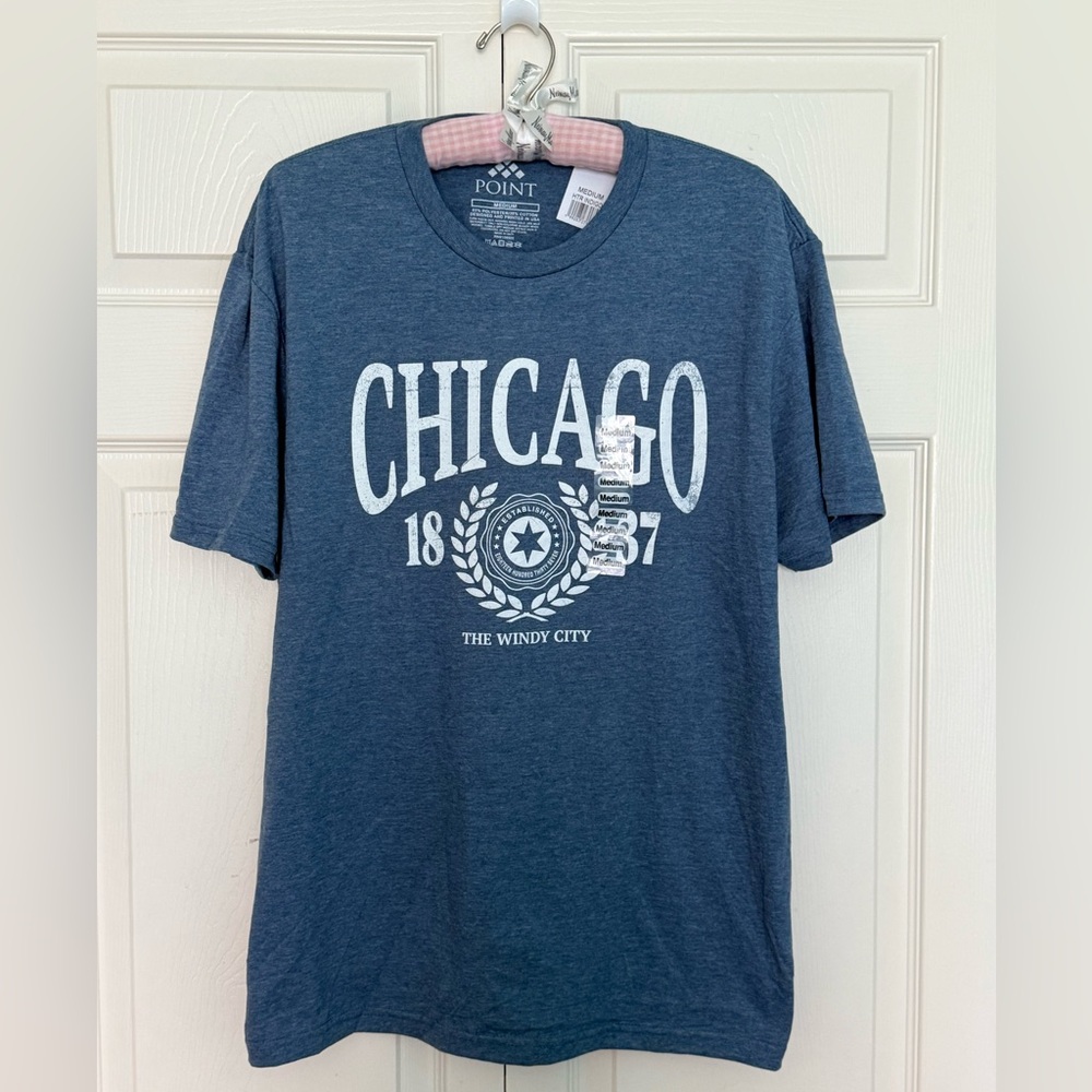 NWT Blue Short Sleeve Tee with Chicago Graphic-Size M
